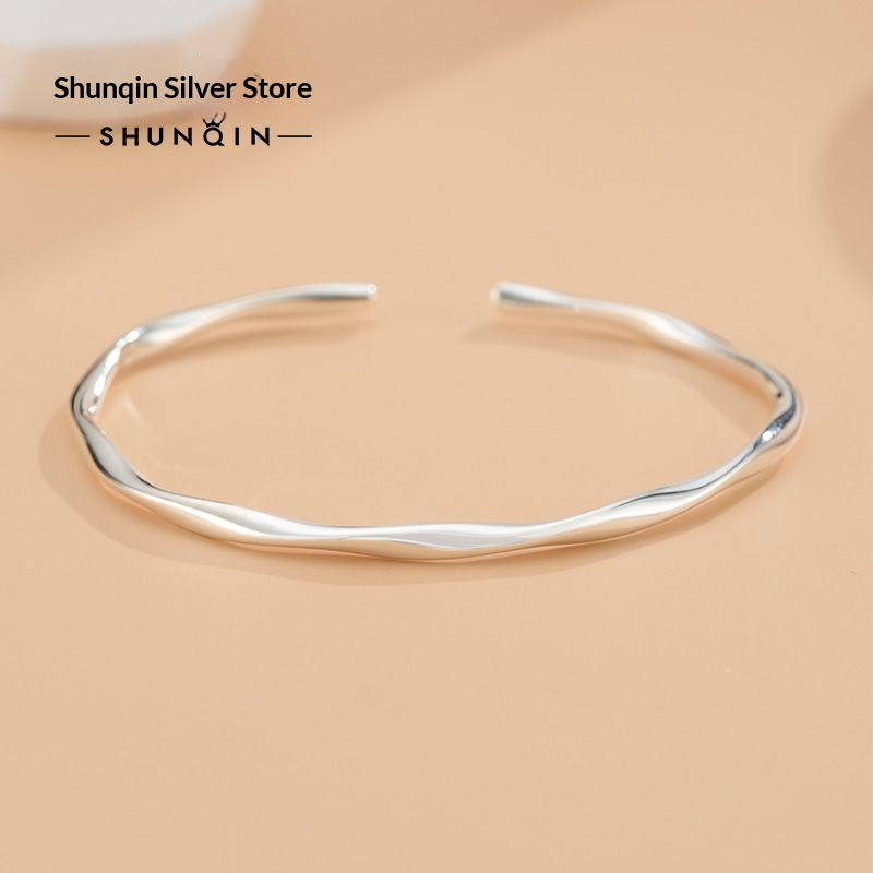 Eternal Twist™ Bangle | Quiet Luxury Silver Bracelet for Women